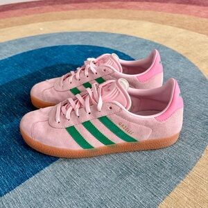Adidas Gazelle Sneakers - size women’s 7 kids 5